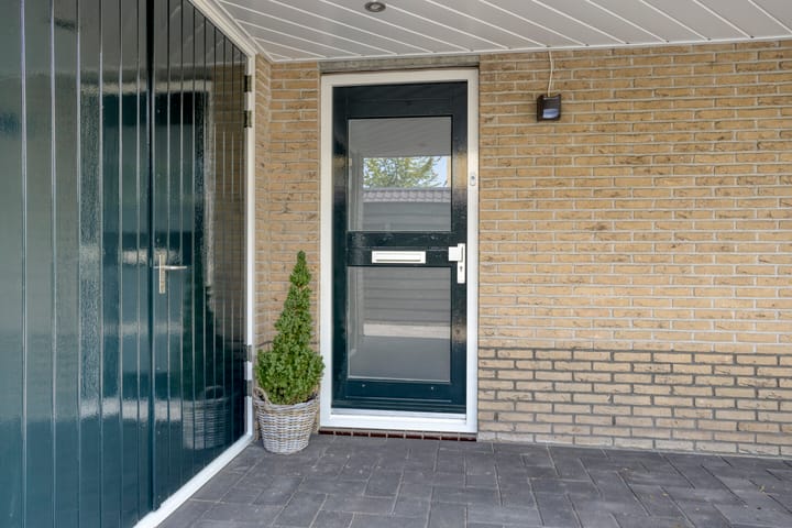 Foto 50 van Hazelaarweg 1