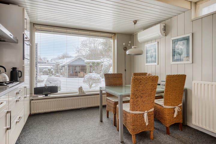 Photo 3 of Deken van Baarstraat 31