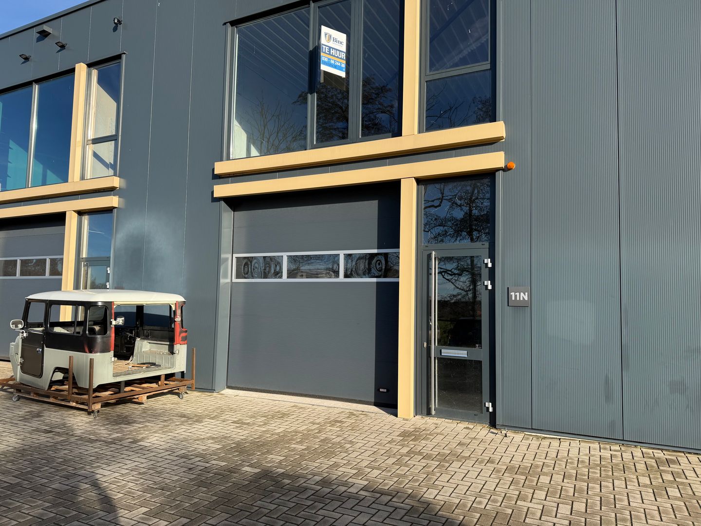 Bekijk foto 2 van Parallelweg 11-n