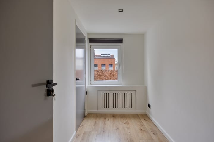 Foto 15 van Oranjeboomstraat 138