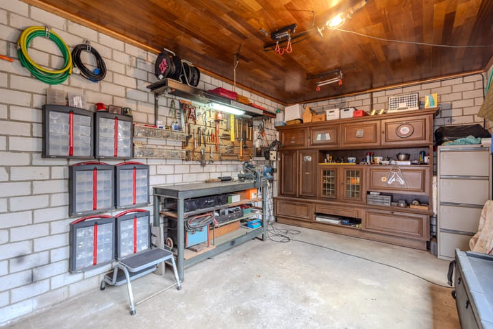 Photo 35 of Pochelarij 22