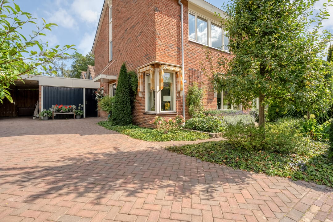 Photo 2 of Waalstraat 28