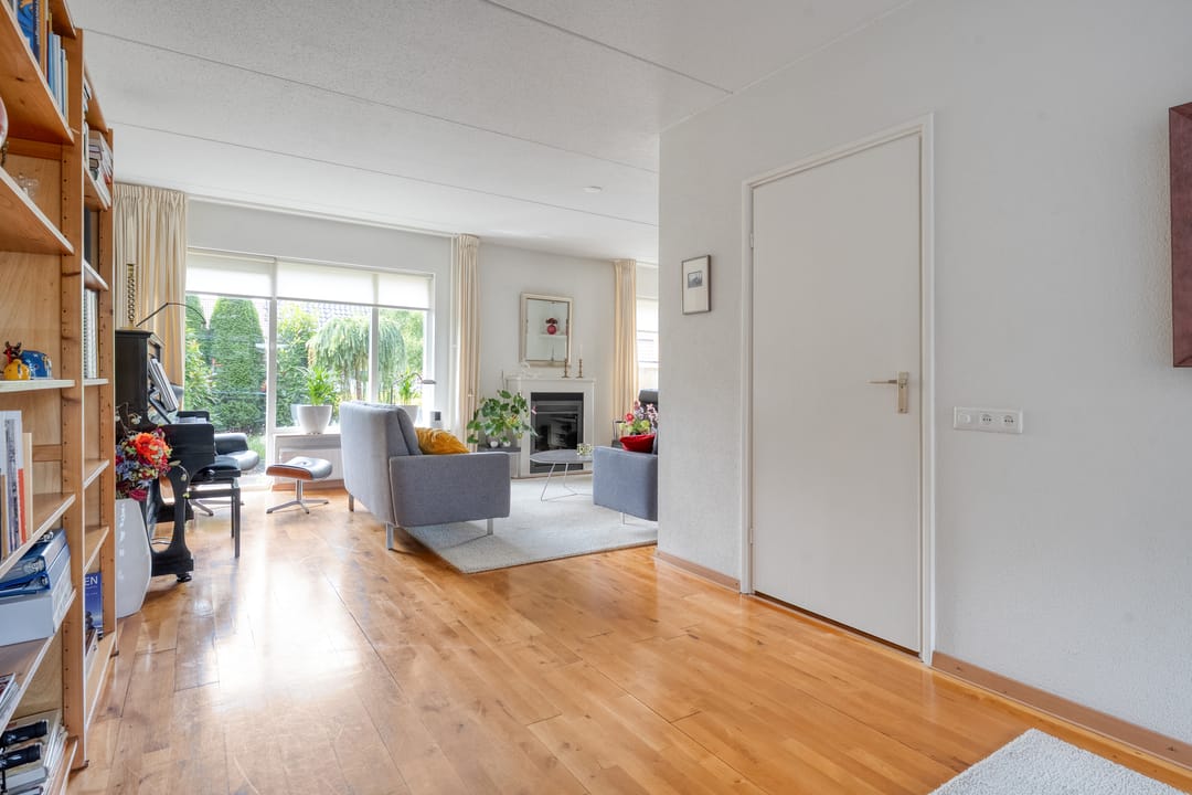 Photo 11 of Waalstraat 28