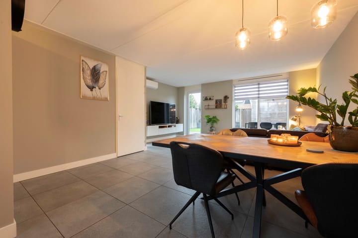 Foto 14 van A M de Jongstraat 52