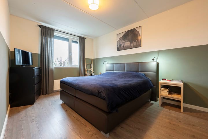 Foto 24 van A M de Jongstraat 52