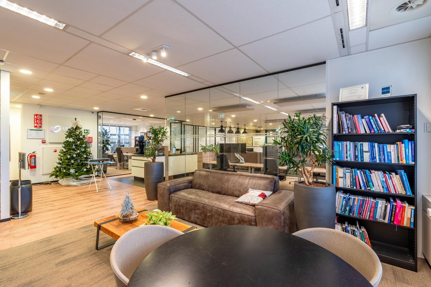 Bekijk foto 3 van Zonnebaan 9