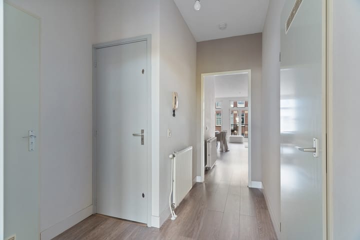 Photo 4 of Middenweg 17-2