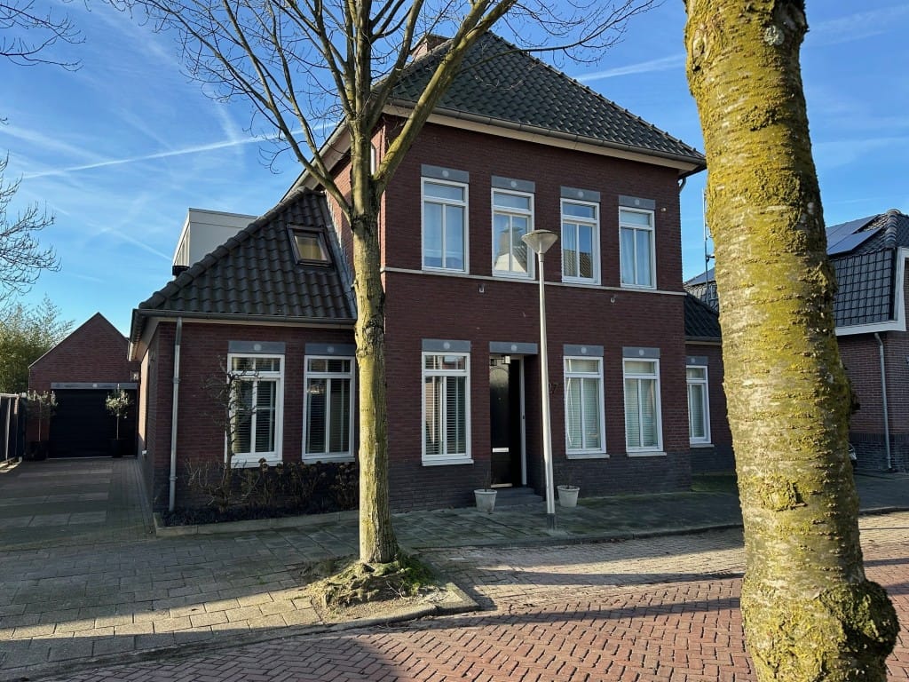 Buying a house in The Netherlands., Nieuwstraat 27