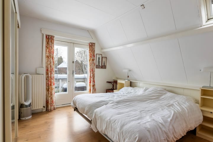 Photo 36 of Jachtlaan 215