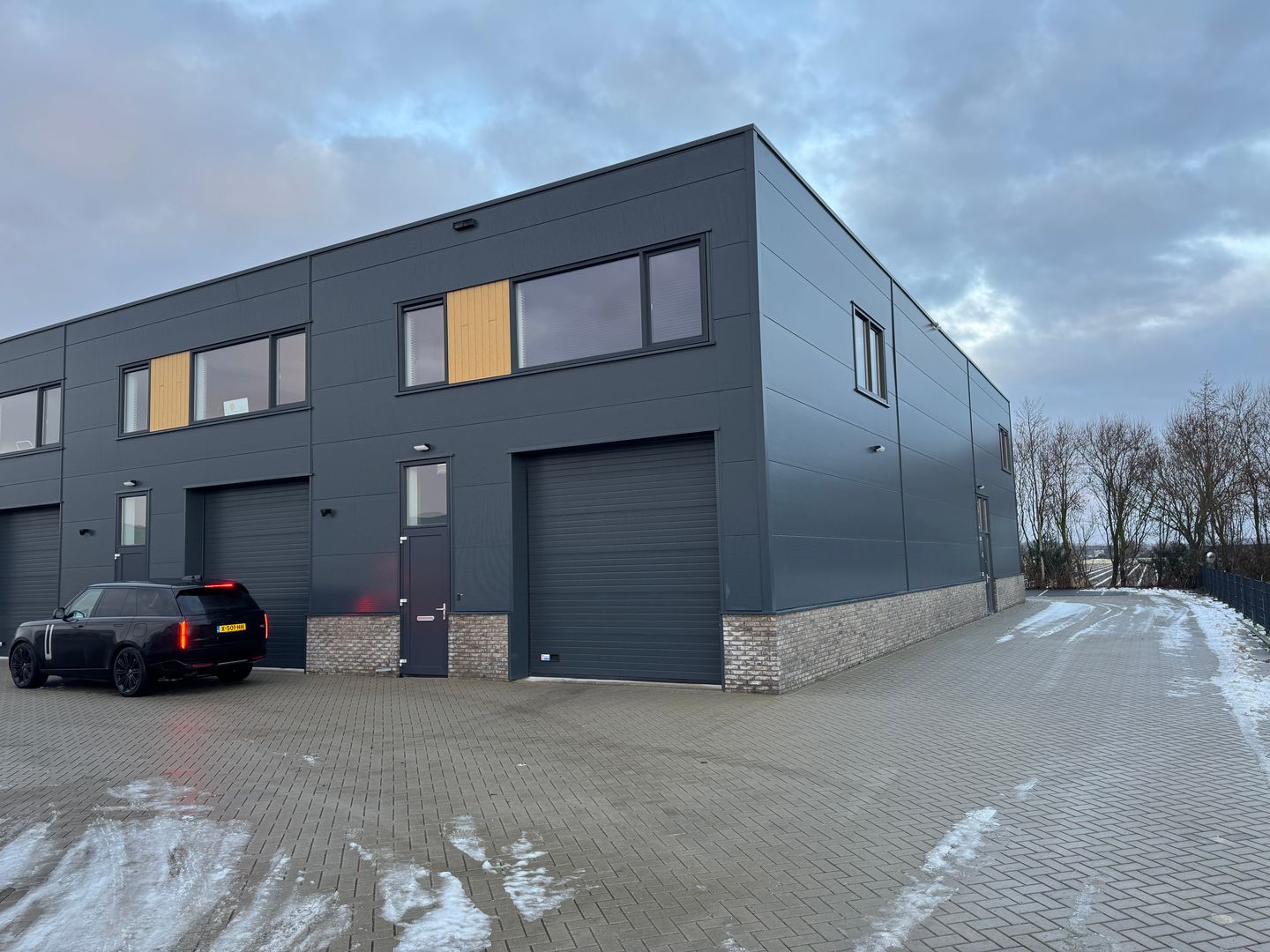 View photo 1 of Lorrie 31