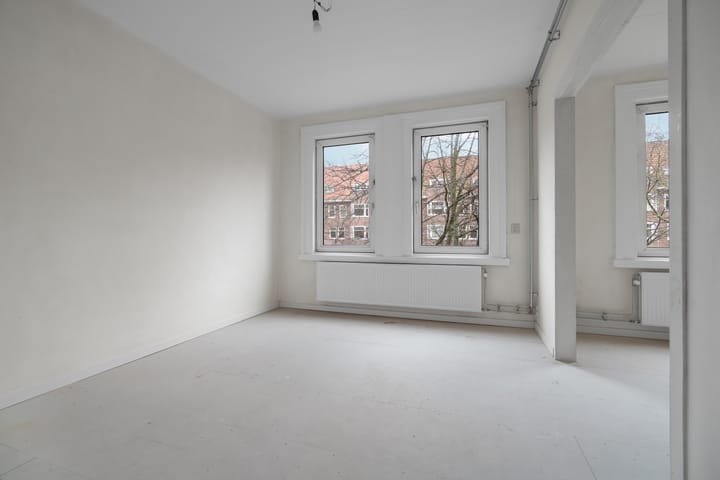 Foto 2 van Van Tuyll van Serooskerkenweg 38-2