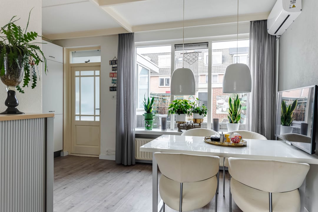 Photo 13 of Burg. Warnerslaan 17