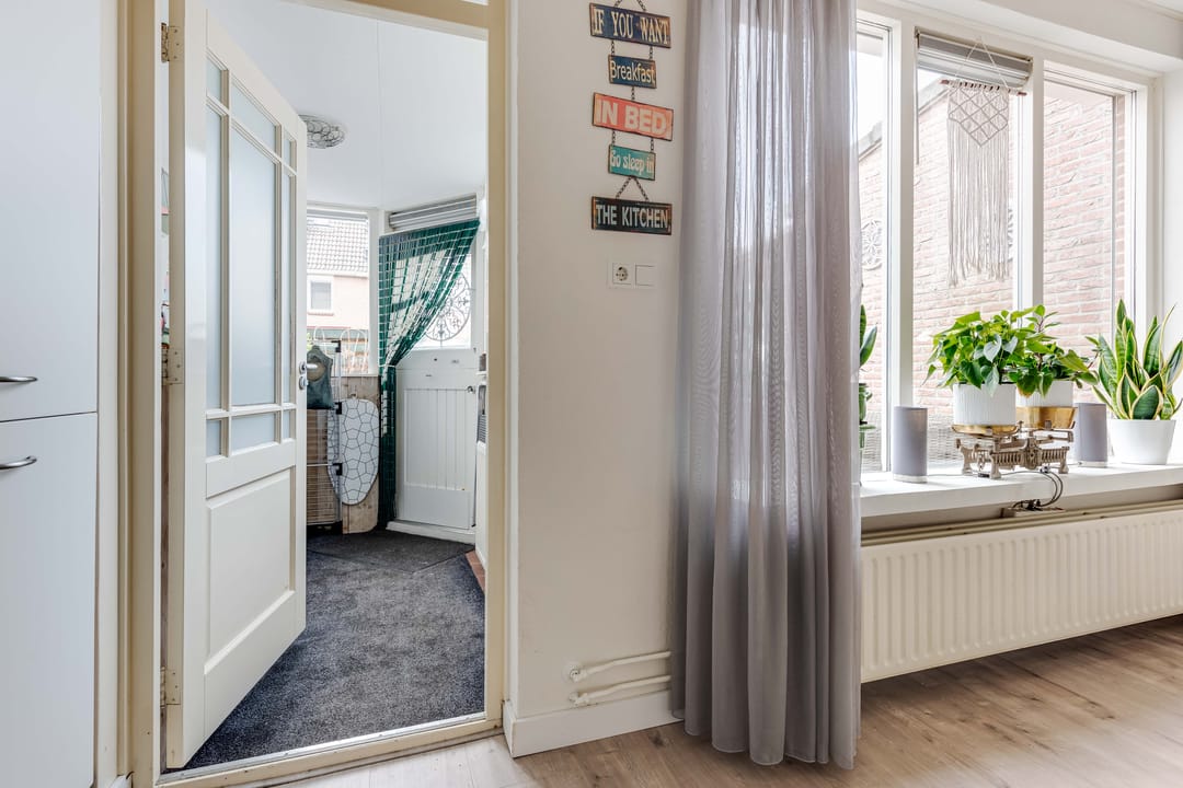 Photo 16 of Burg. Warnerslaan 17