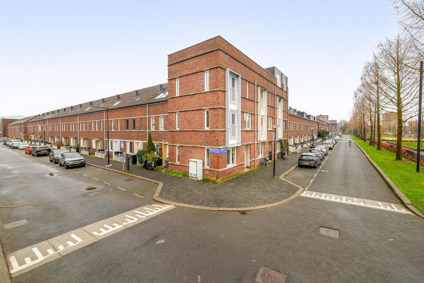 Photo 34 of Emanzana 3