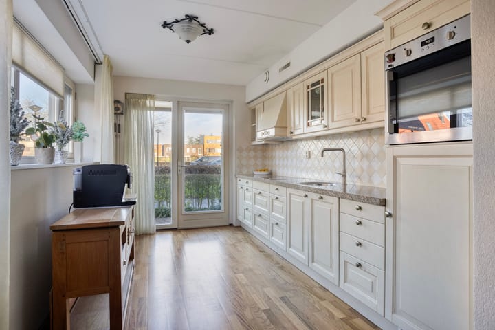 Foto 21 van Neeltje Lokerseland 14