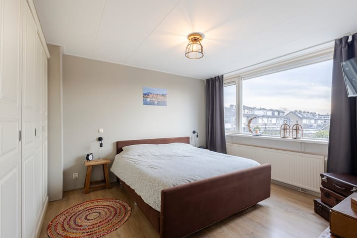 Foto 20 van van Brederodestraat 79