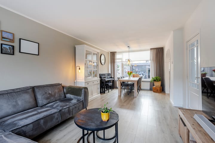 Foto 7 van van Brederodestraat 79