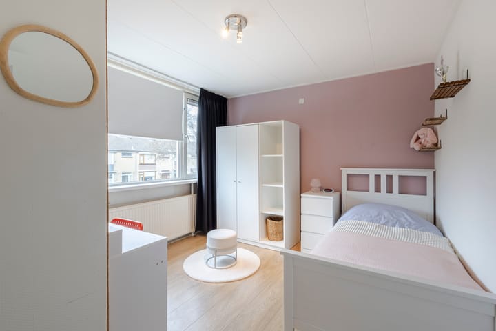 Foto 22 van van Brederodestraat 79