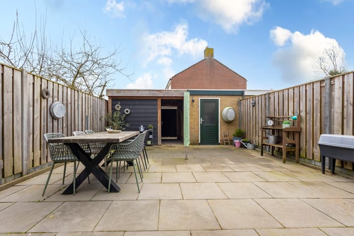 Foto 3 van van Brederodestraat 79