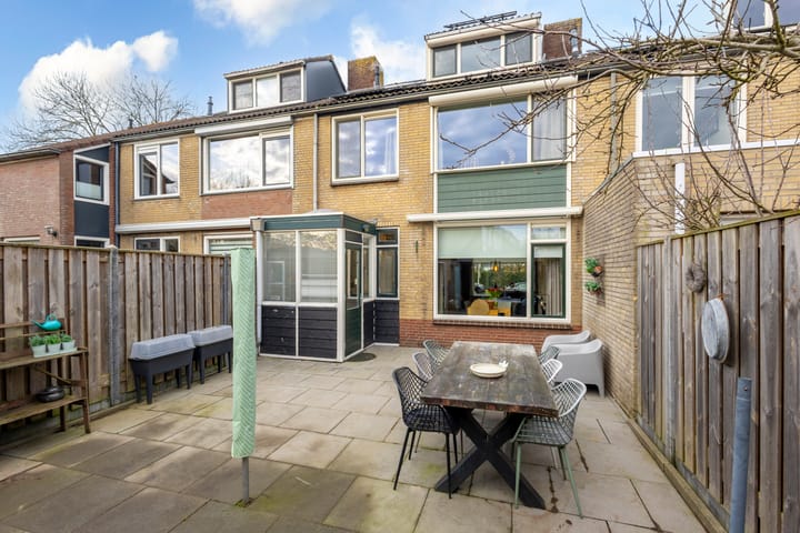 Foto 2 van van Brederodestraat 79