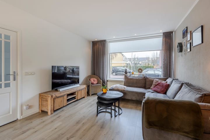 Foto 6 van van Brederodestraat 79