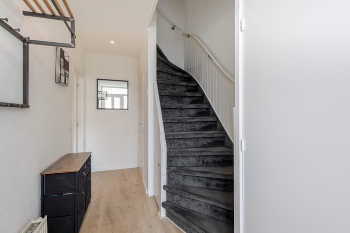 Foto 17 van van Brederodestraat 79