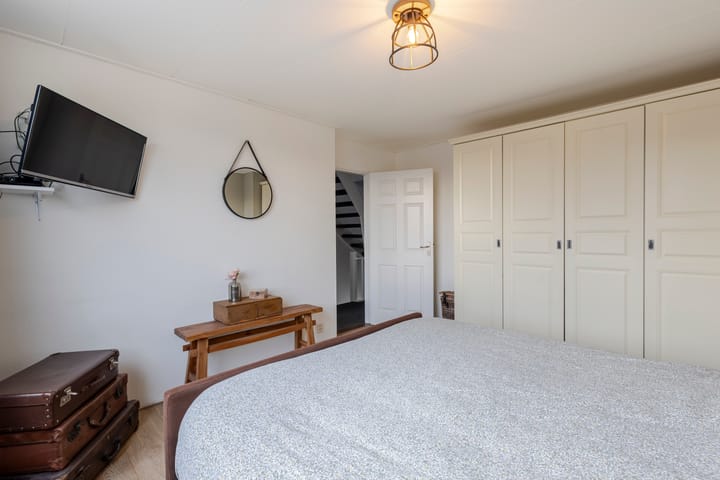 Foto 21 van van Brederodestraat 79