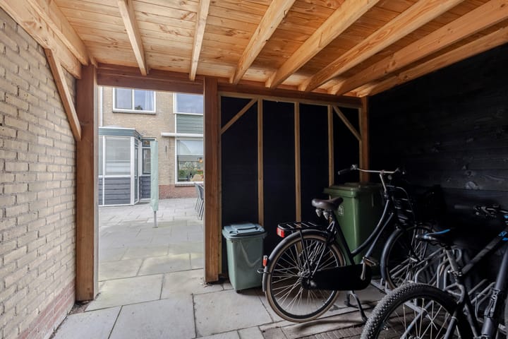 Foto 34 van van Brederodestraat 79