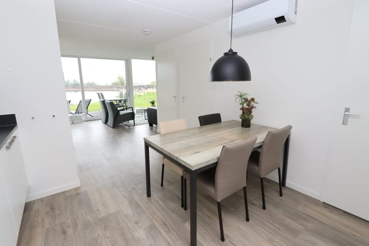 Foto 8 van Duinigermeerweg 1-R38