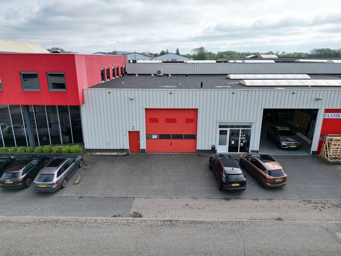 Bekijk foto 1 van Ambachtsweg 7