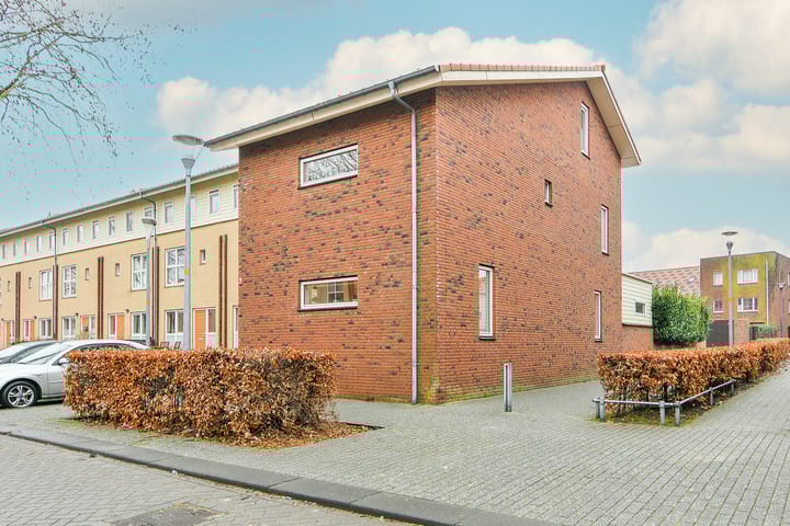 Photo 37 of Sarabande 110