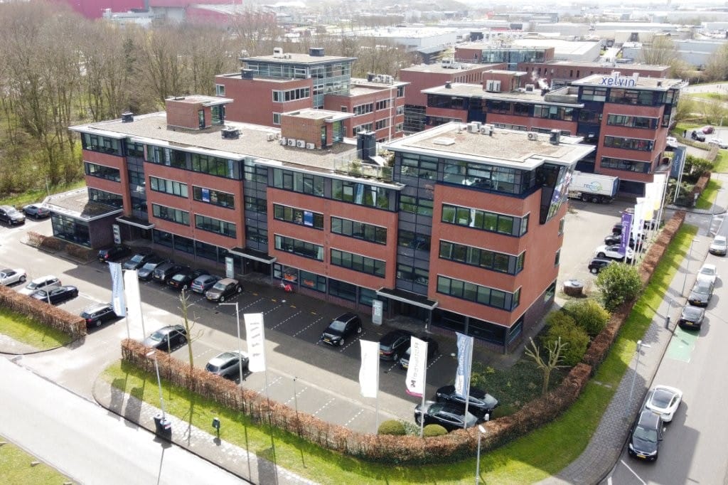 Bekijk foto 1 van Robijnstraat 14