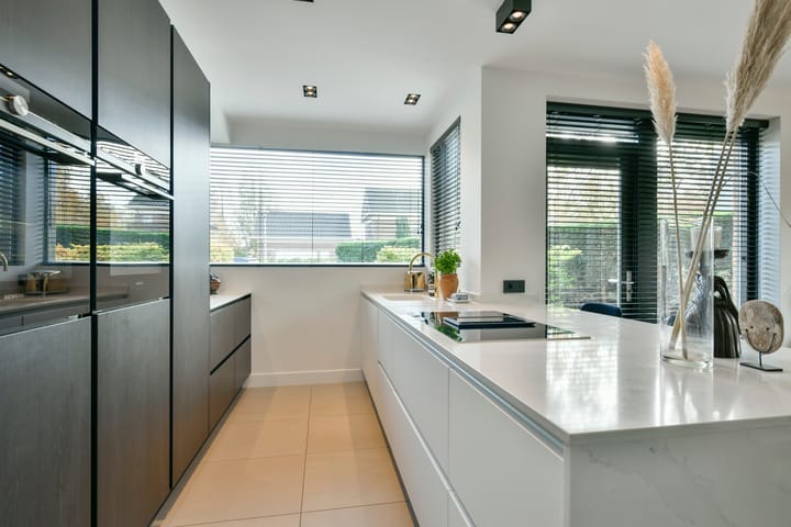 Photo 11 of Groenling 22