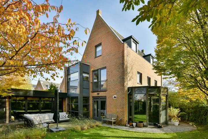 Photo 46 of Groenling 22