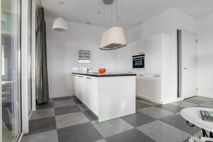 Photo 10 of Van der Hoevenplein 134