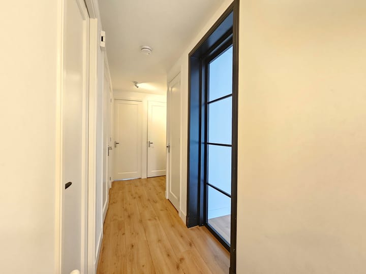 Photo 4 of Uiterwaardenstraat 396