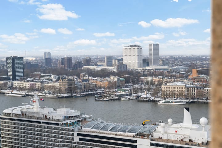 Photo 22 of Van der Hoevenplein 134