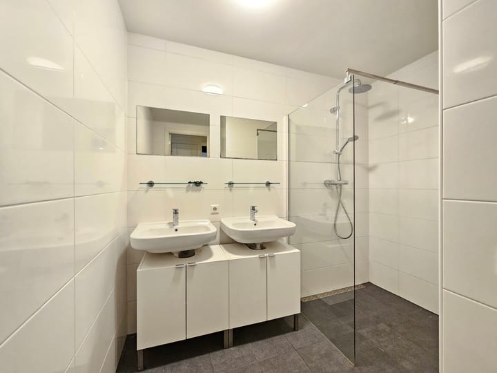 Photo 14 of Uiterwaardenstraat 396