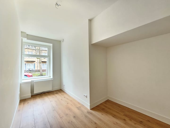 Photo 17 of Uiterwaardenstraat 396