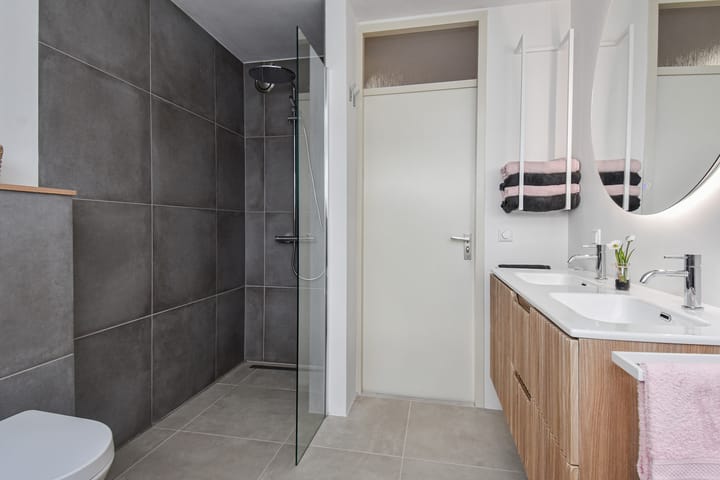 Foto 32 van Van Doornicksingel 68