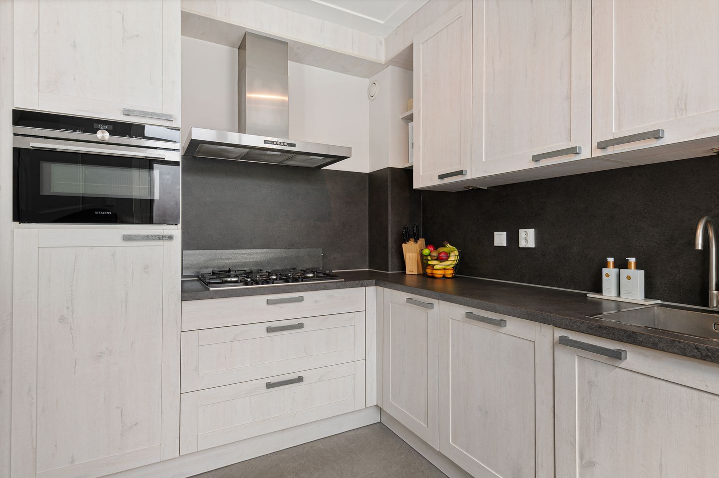 Photo 10 of Michiel de Ruyterstraat 52