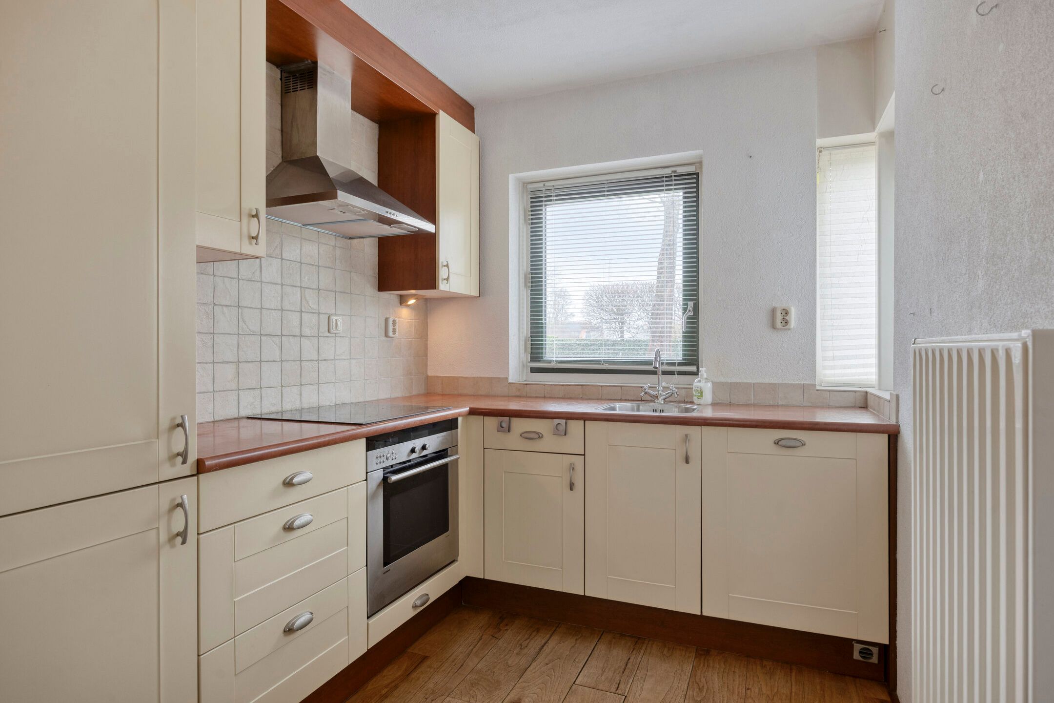 Foto 3 van Makelaar 33