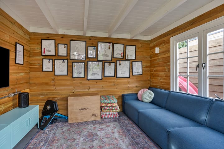 Photo 37 of Botter 25