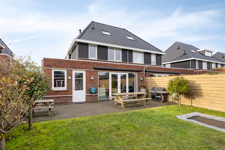 Photo 38 of Botter 25