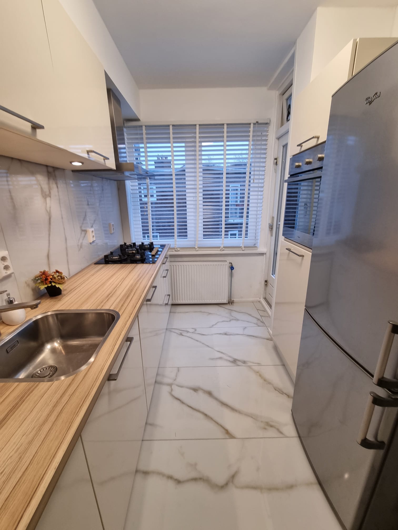 Photo 27 of Teding van Berkhoutstraat 23-II