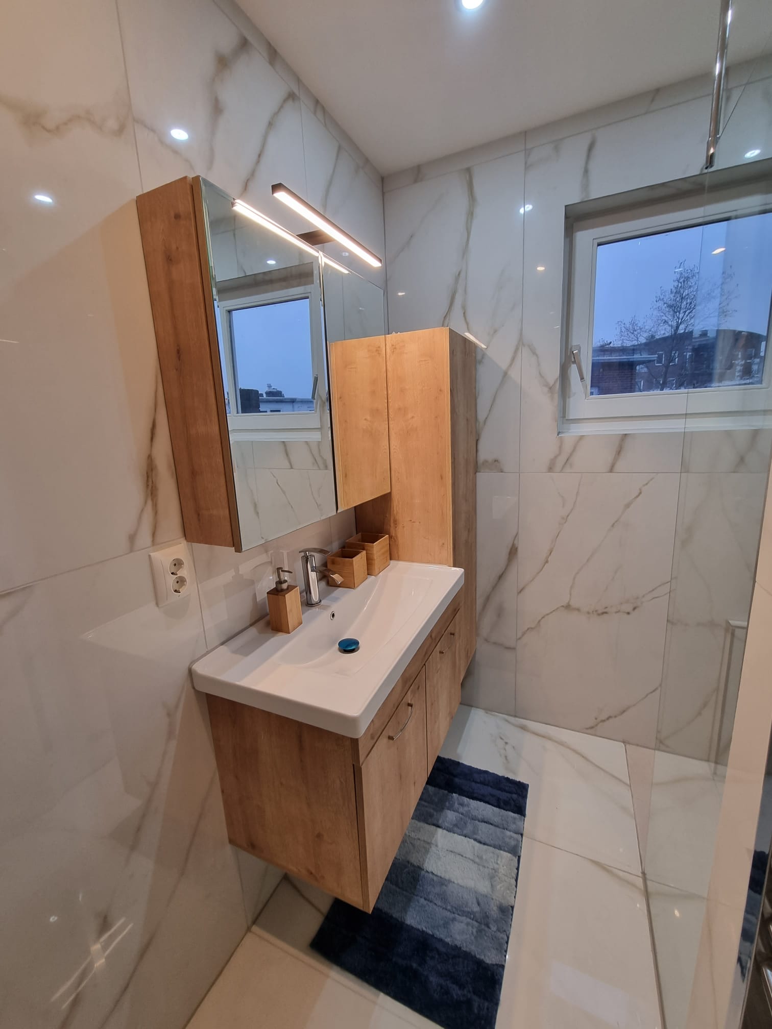 Photo 36 of Teding van Berkhoutstraat 23-II