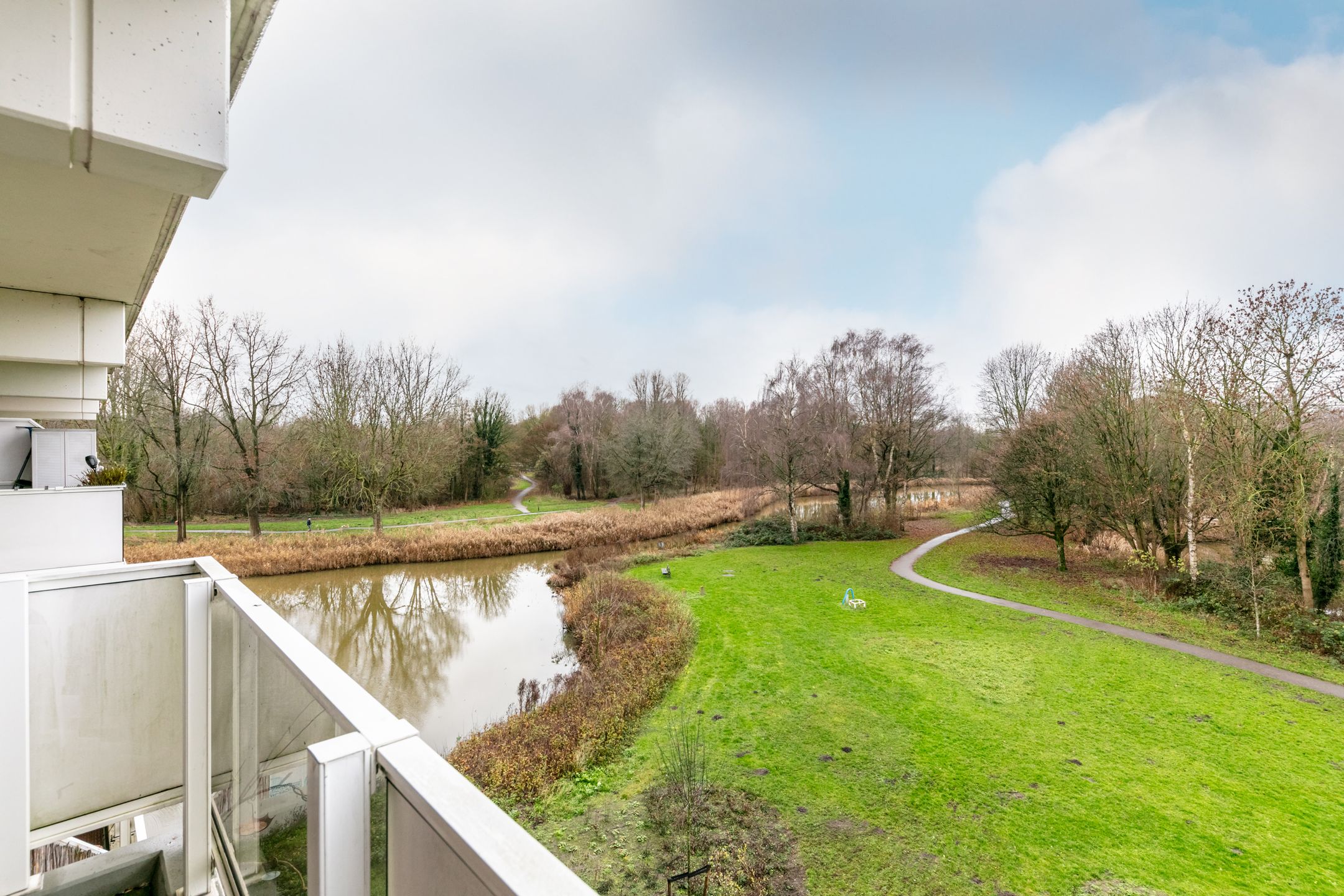 Photo 3 of Bugel 114