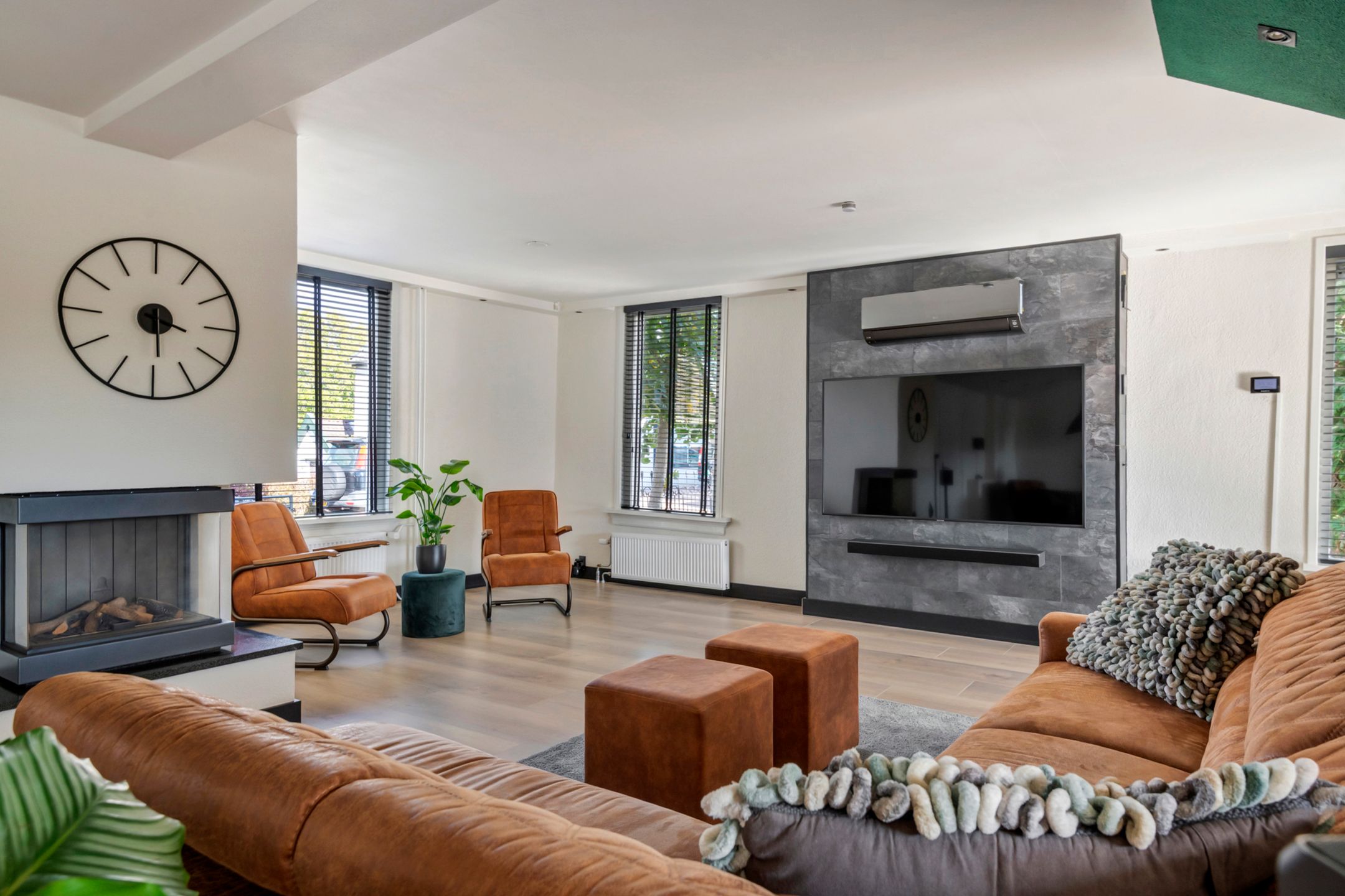 Photo 6 of De Buurt 10