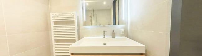 Badkamer van grootste slaapkamer