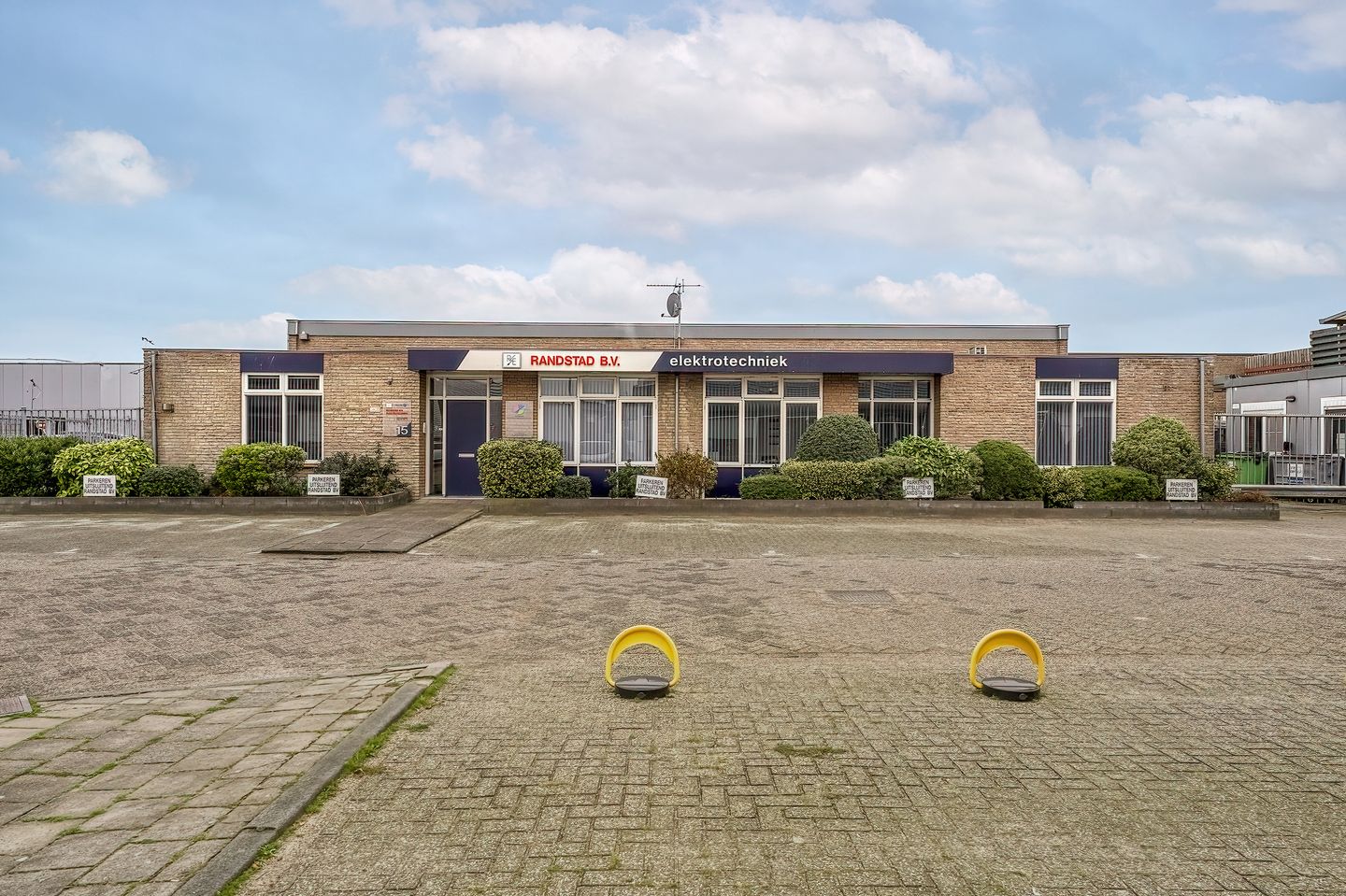 Bekijk foto 2 van Weversbaan 15